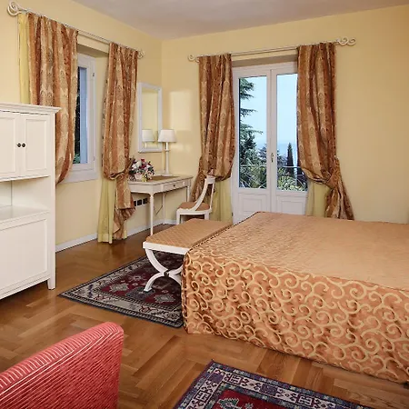 Hotel Sofia Gardone Riviera
