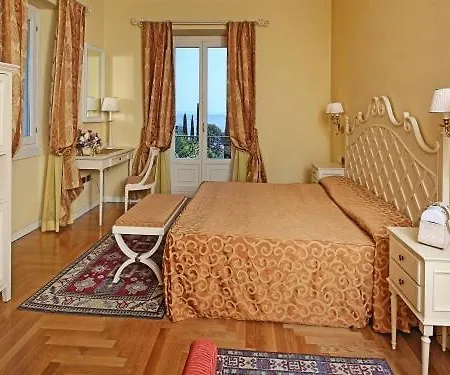 Hotel Sofia 4*