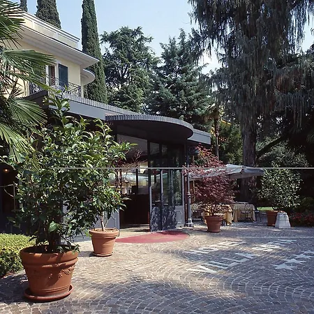 Hotel Sofia 4*