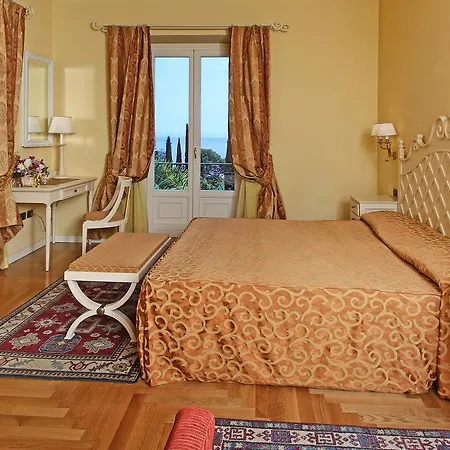 Hotel Sofia 4*
